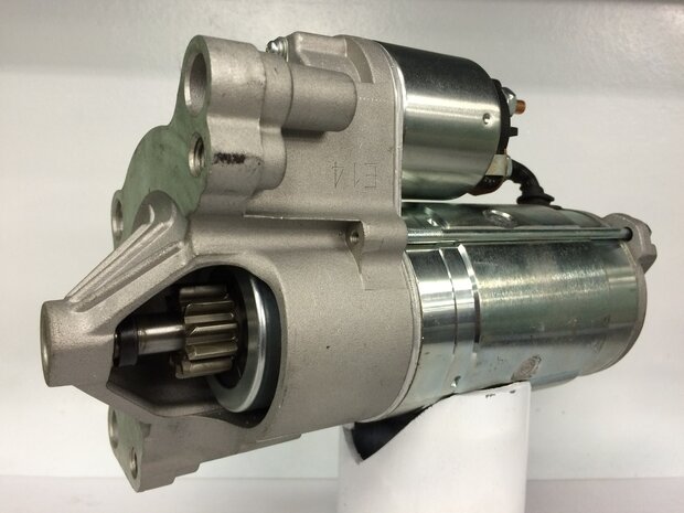 D8R28 Startmotor